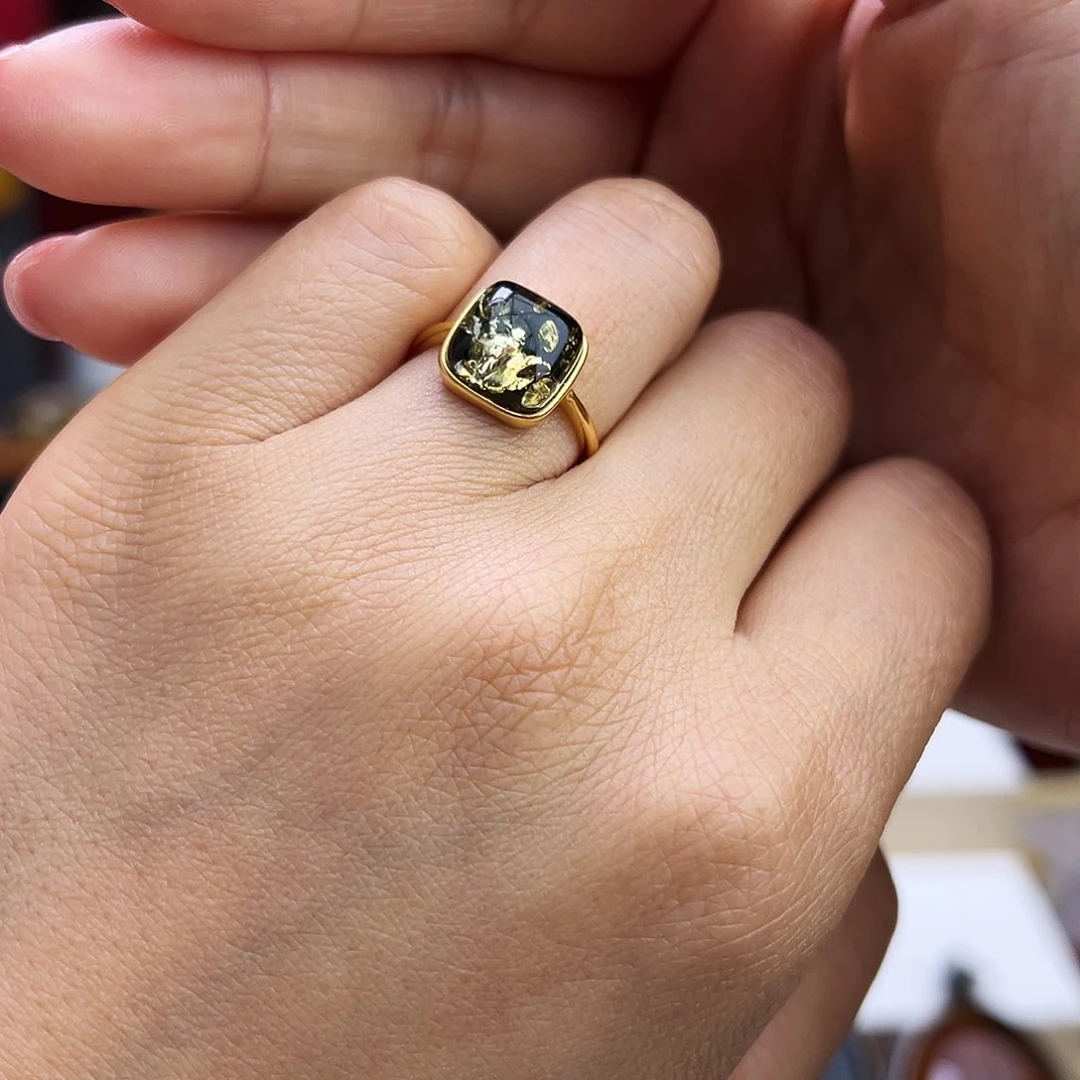 琥珀手镯未镶嵌戒指