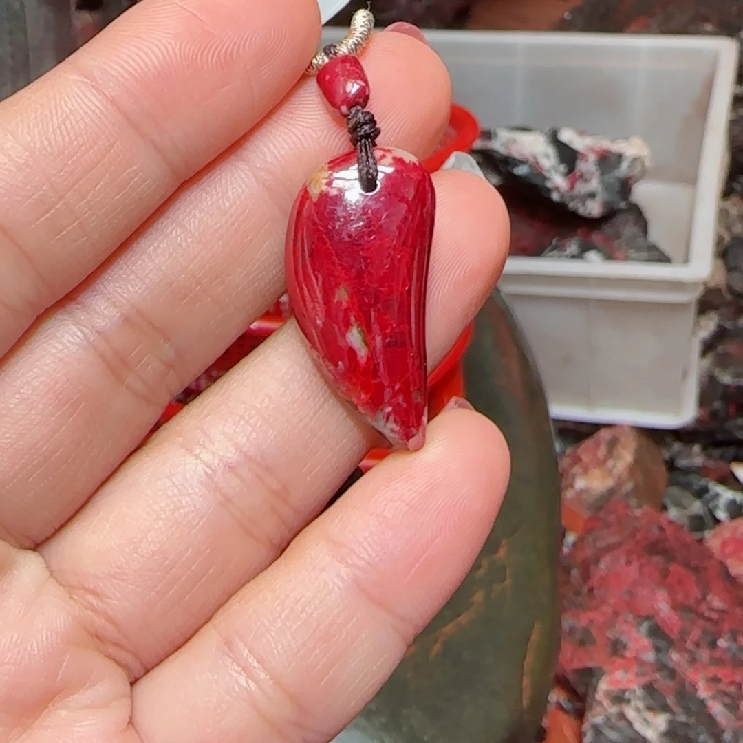 天然辰砂原矿吊坠19