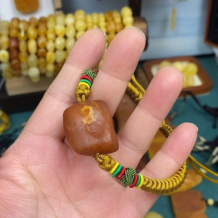 未镶嵌蜜蜡裸石手牌
