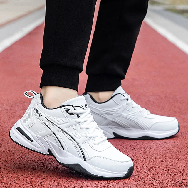 男鞋白色运动休闲鞋男款大码皮面防水防滑男士鞋子轻便软底跑步鞋