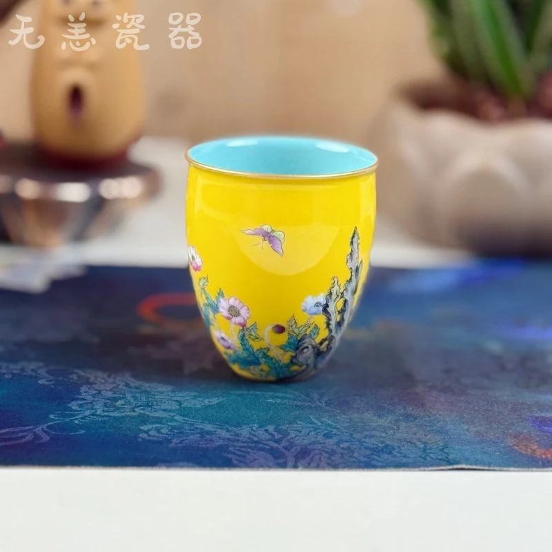 景德镇纯手工粉彩黄底蝶恋花闻香杯024