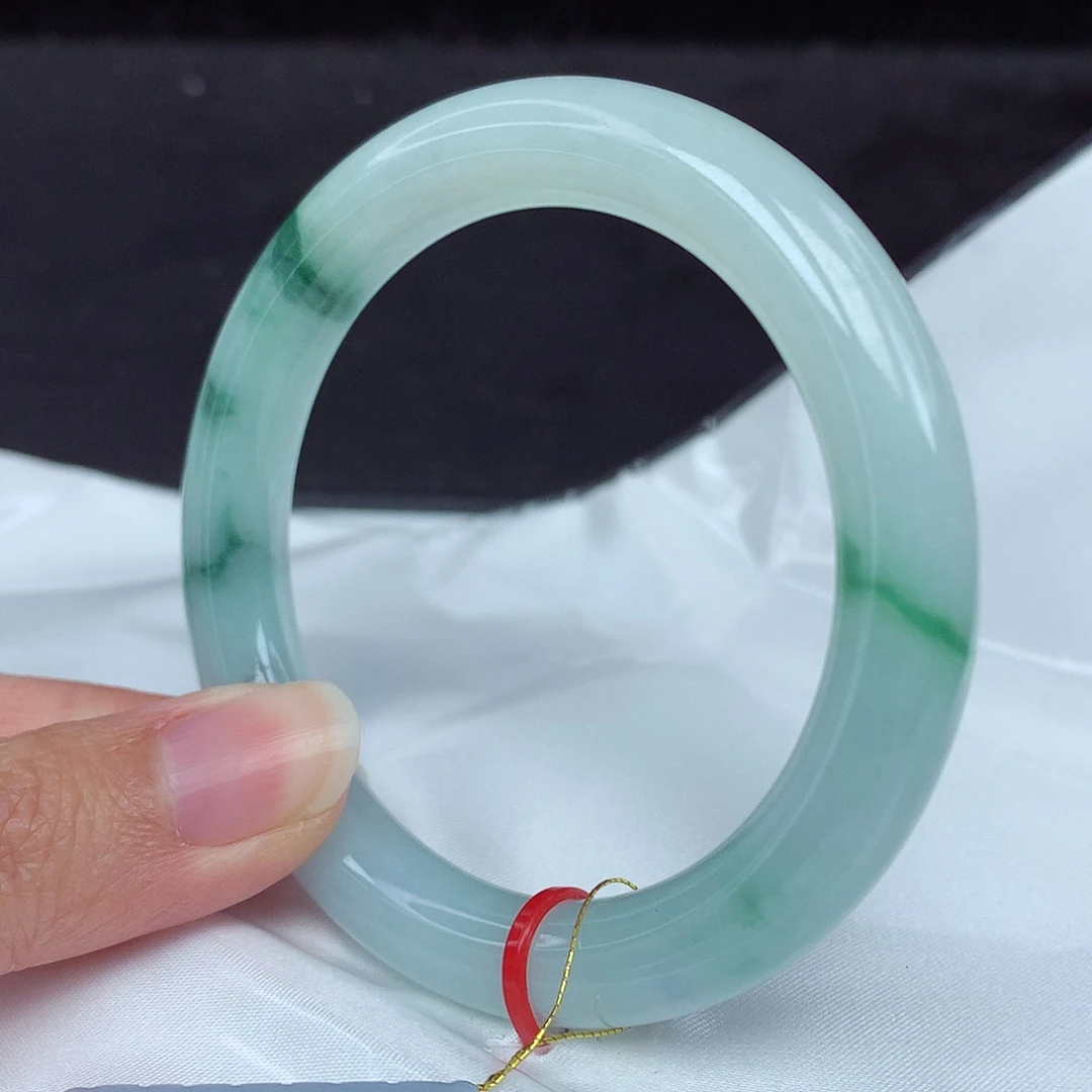 翡翠手镯未镶嵌53圈3918