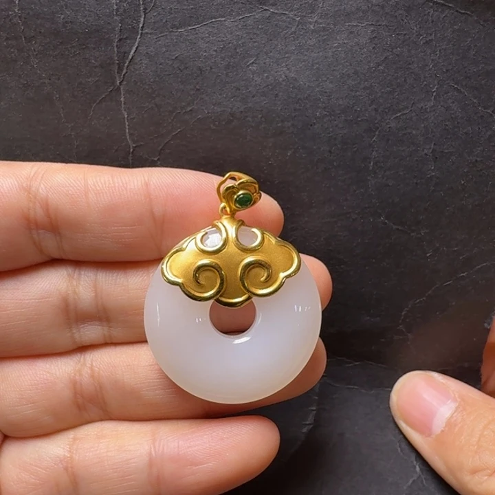 和田玉18K金镶嵌吊坠(不含链)