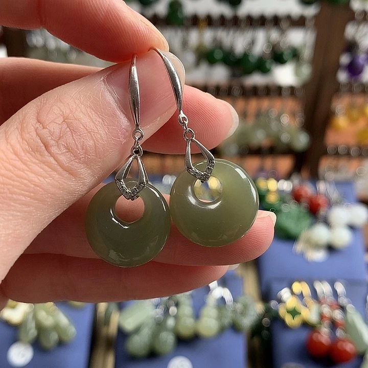 和田玉银S925镶嵌耳饰平安扣15.6左右晴水色