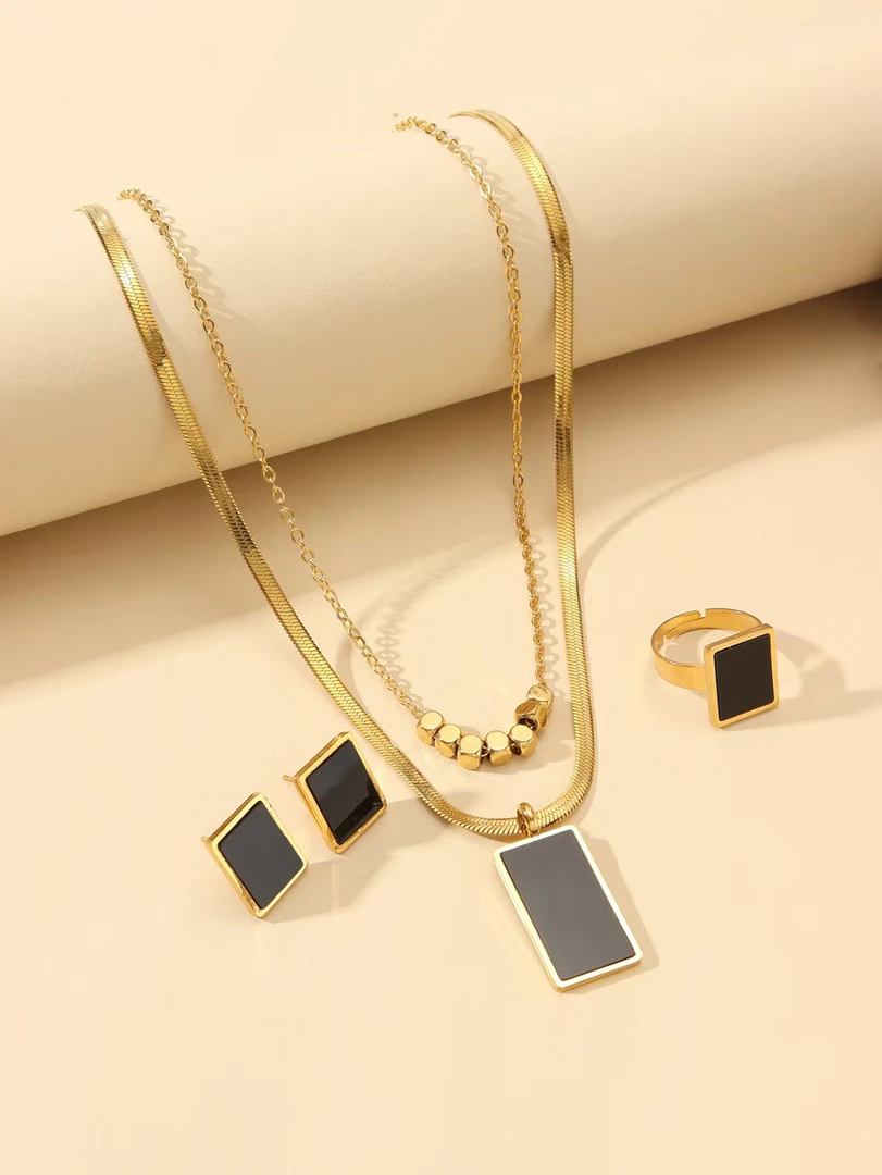 钛钢项链 钛钢方形简介风淑女项链轻奢小众女款气质轻奢时尚