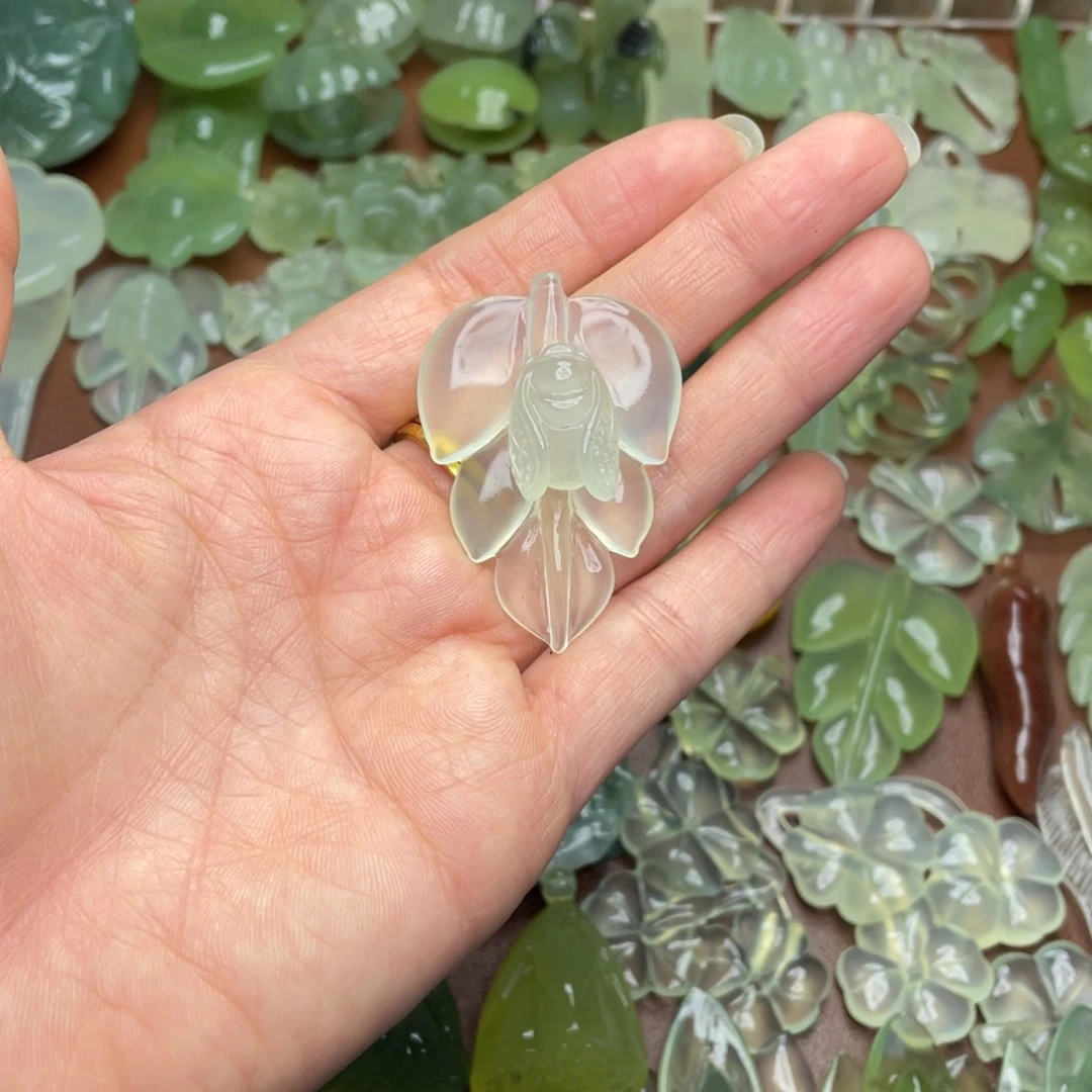 蛇纹石玉合金颈饰