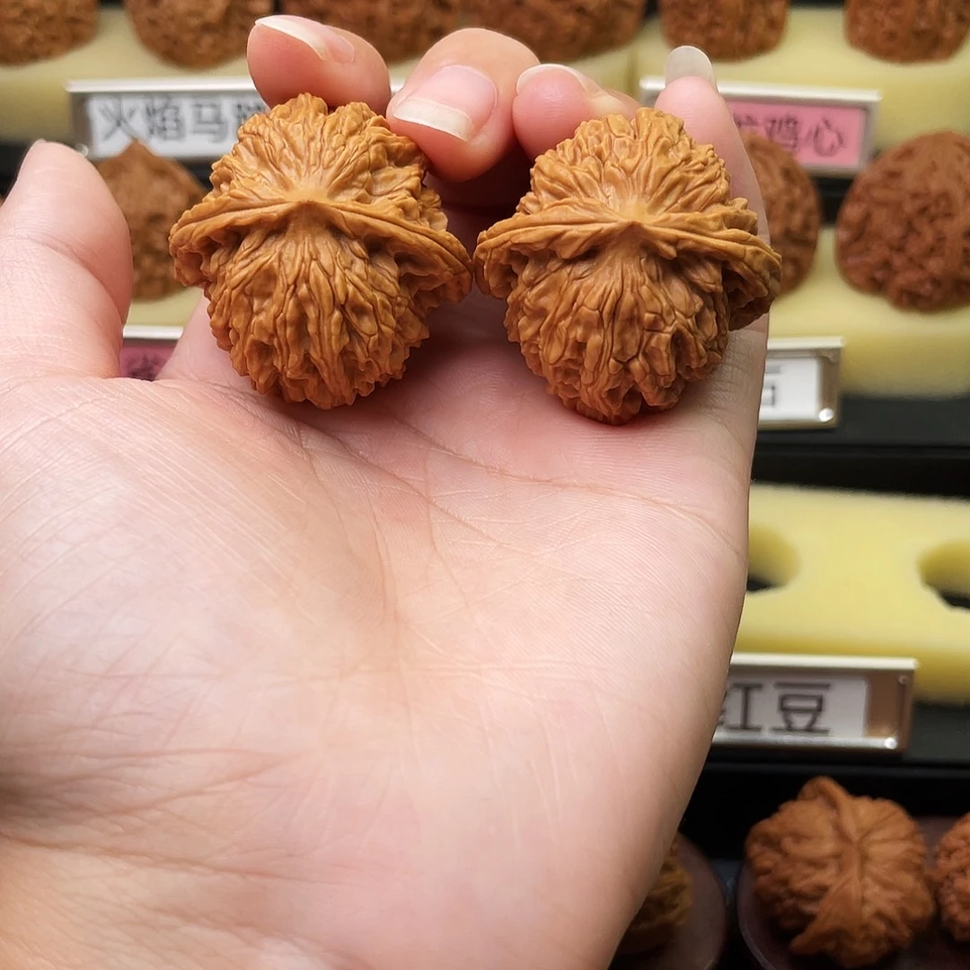 文玩核桃吊坠红豆37全品879