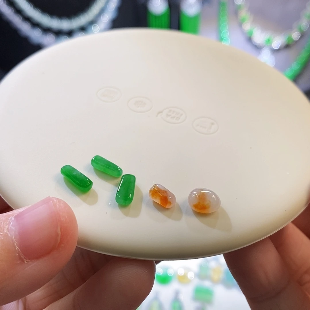 翡翠挂件未镶嵌特价