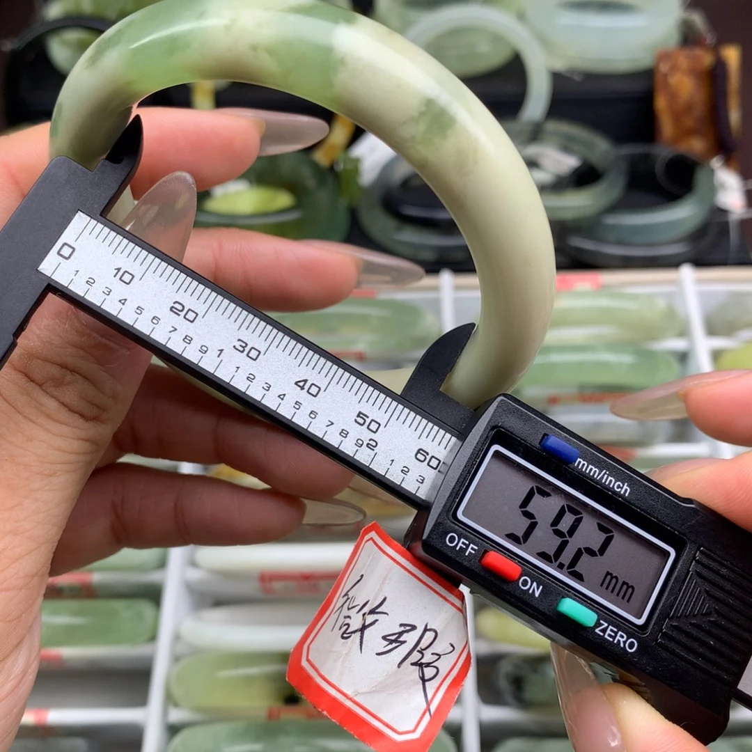 蛇纹石玉未镶嵌手镯844