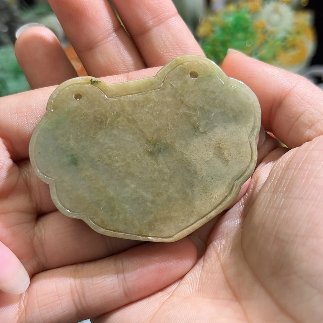 翡翠未镶嵌颈饰待编织