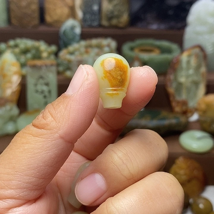 厚***a岫岩河磨玉（透闪石质玉）未镶嵌颈饰