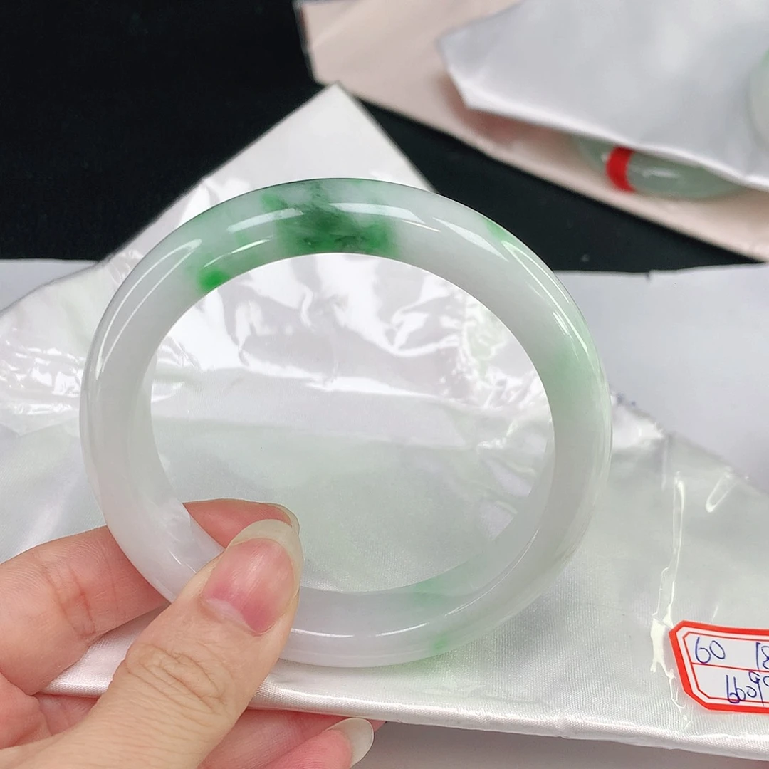 未镶嵌手镯翡翠099