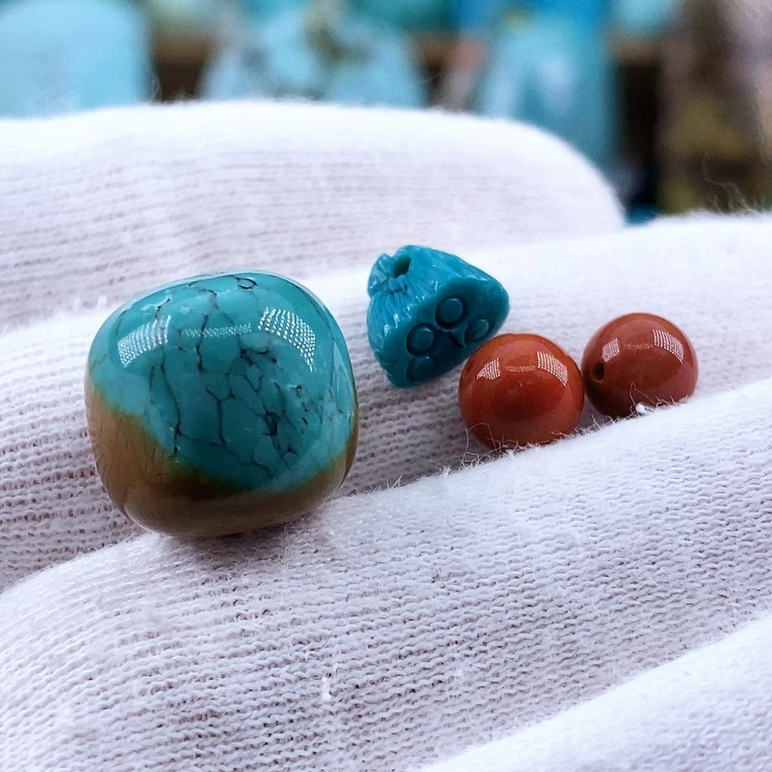 南红玛瑙未镶嵌珠宝奇石