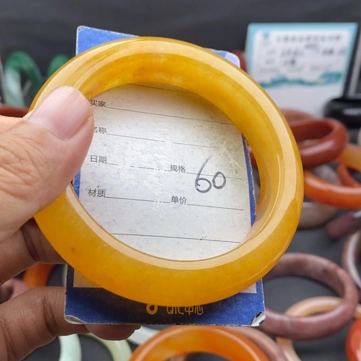 未镶嵌手镯石英质玉