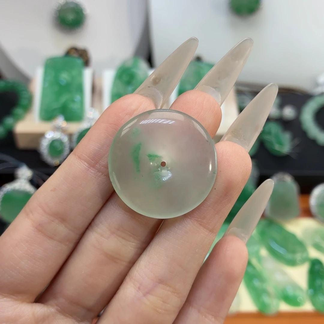 石英质玉（非洲翠）未镶嵌颈饰AB