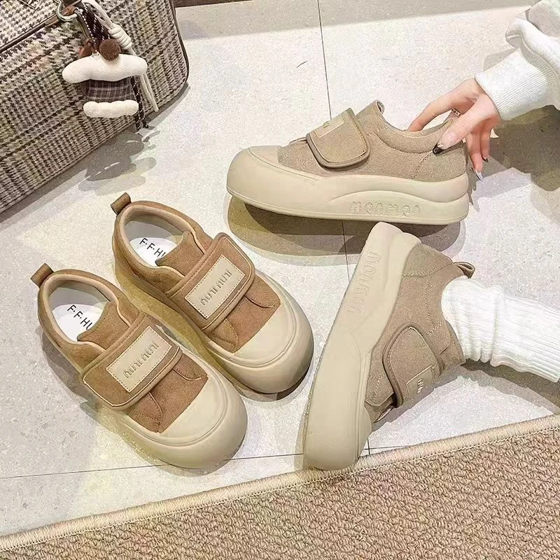 小敏家 清货～就几双 魔术贴厚底小白鞋 韩版奶呼呼超火面包鞋9810