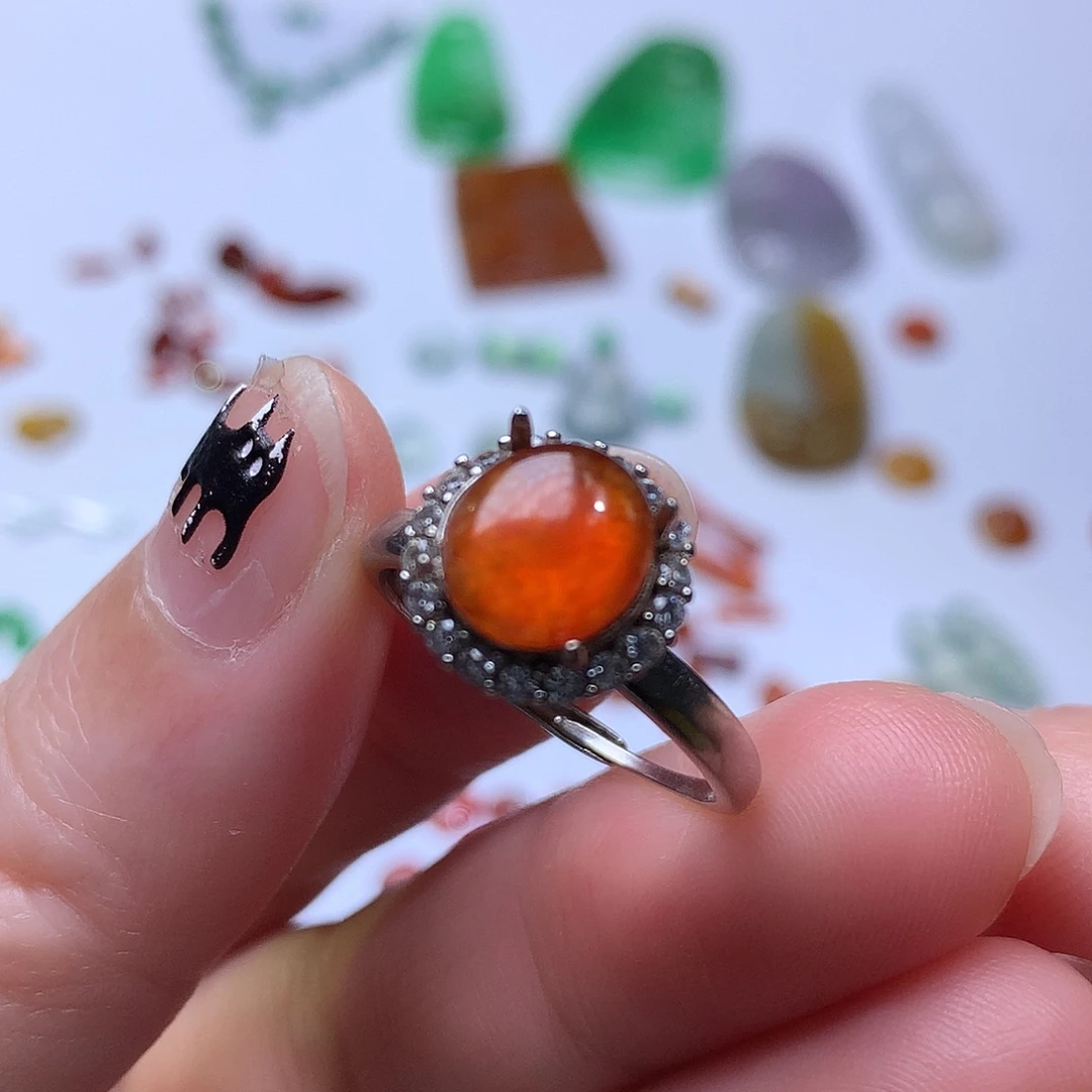 翡翠未镶嵌颈饰蛋