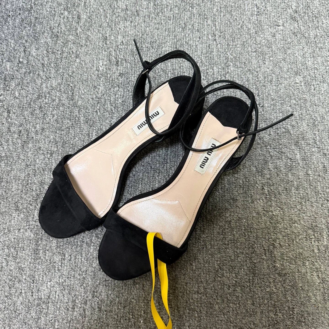 95新 MIU MIU/缪缪 系带一字休闲凉鞋 37.5码/13042