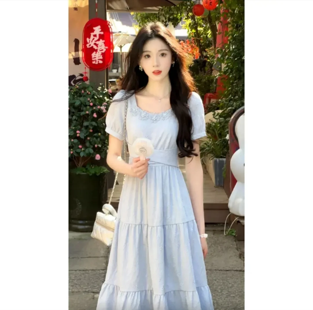 2025夏季法式设计方领短袖连衣裙子女新款收腰显瘦绑带长裙