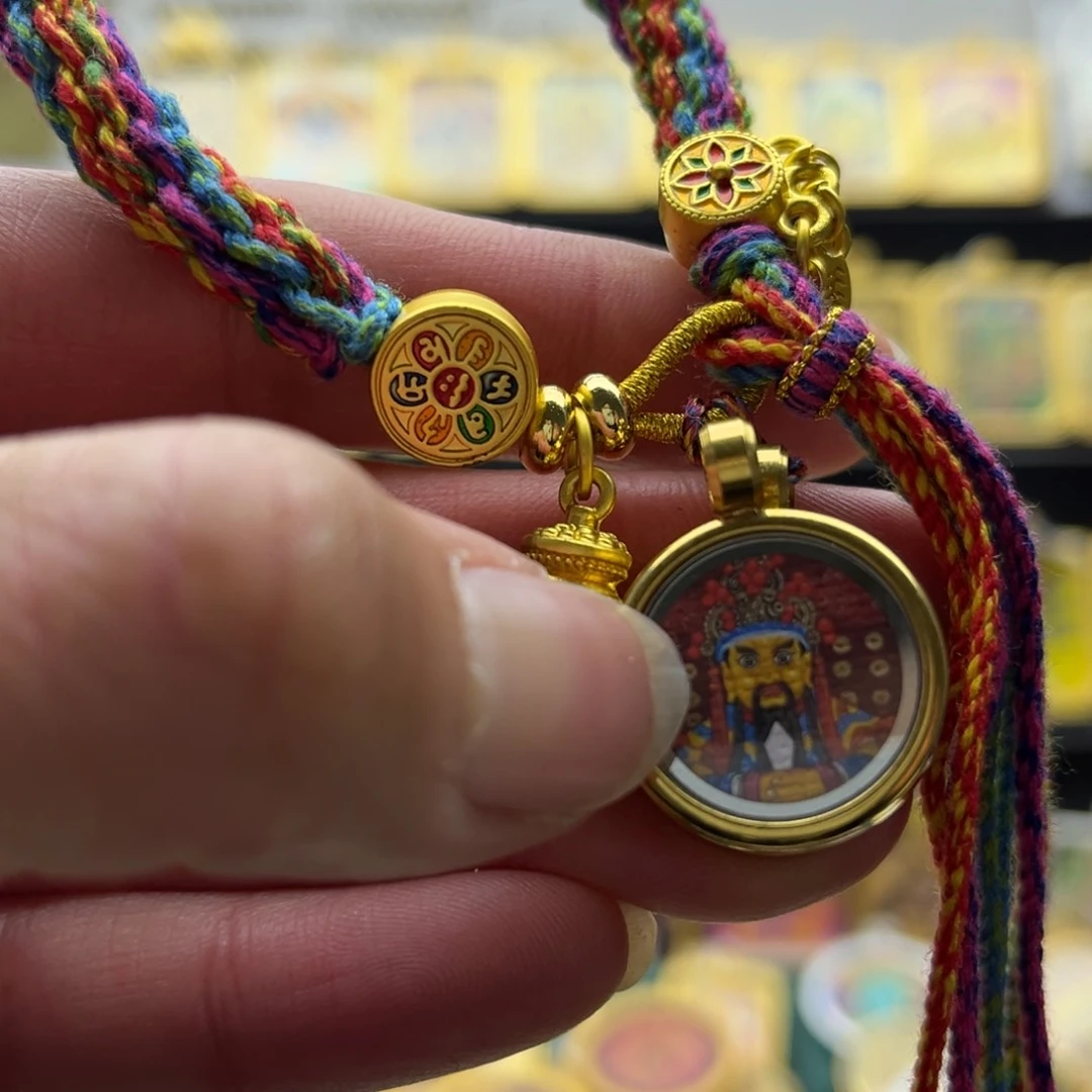 唐卡的故事是在他身上