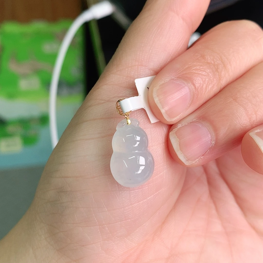 翡翠颈饰18K金镶嵌冰胶葫芦