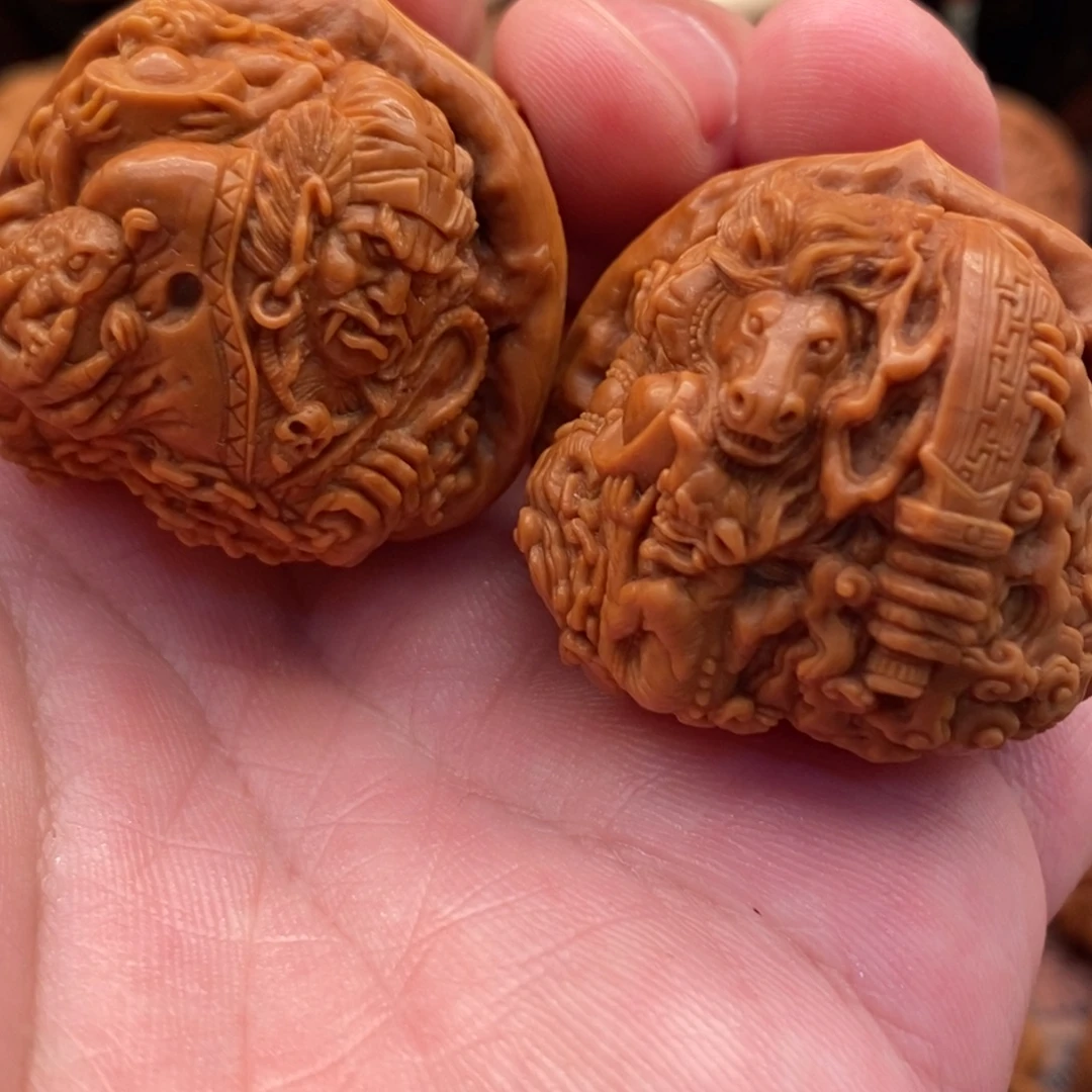 尹***凡核桃手串/手链黑白牛马