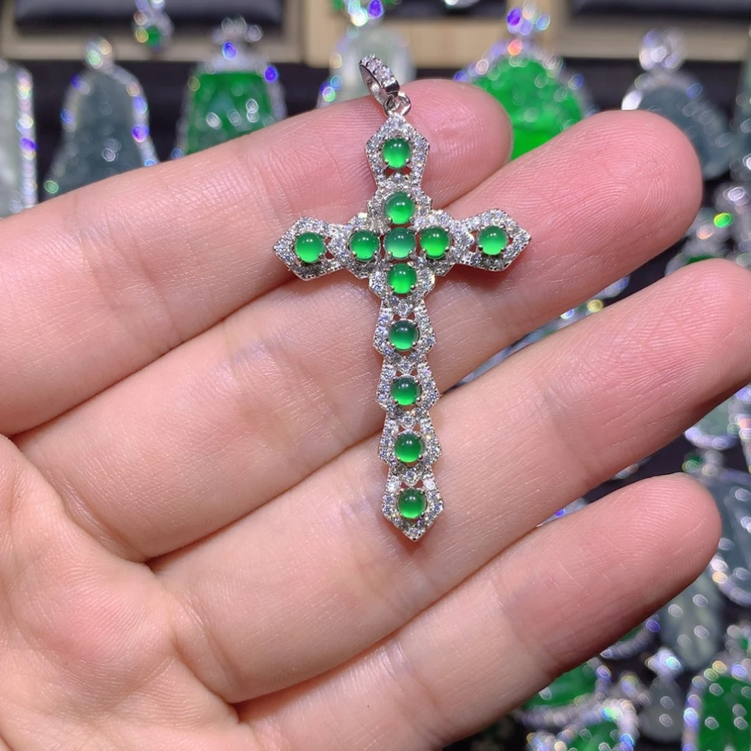 翡翠未镶嵌吊坠(赠链)