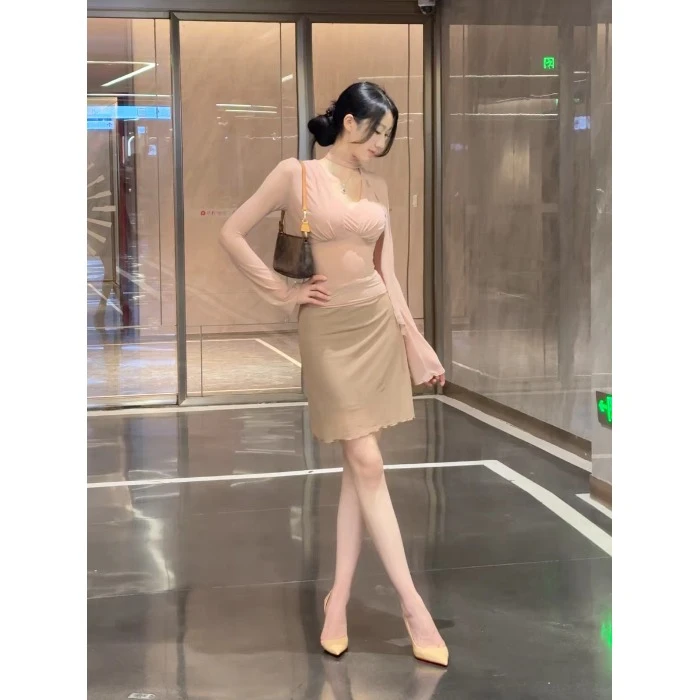 纯色修身V领纯欲风性感辣妹网纱长袖t恤女早秋季气质显瘦打底上衣