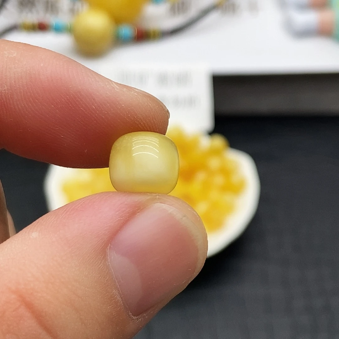 未镶嵌蜜蜡珠宝奇石十毫米老型微瑕一颗