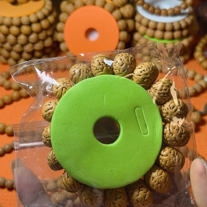 手串/手链核桃木质累桃核手串，纽扣