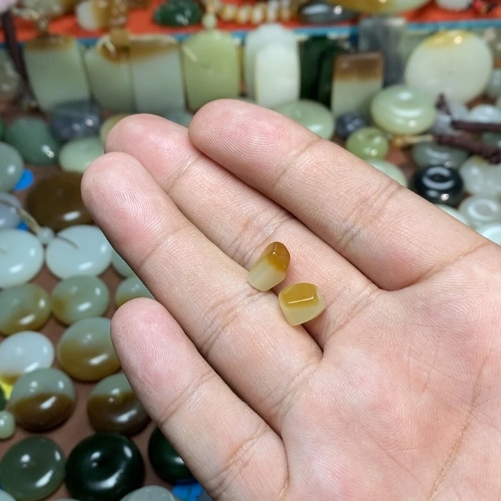 噶***哩和田玉未镶嵌吊坠(不含链)