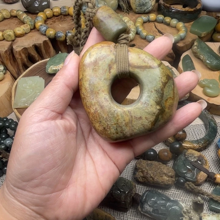 未镶嵌岫岩河磨玉（透闪石质玉）珠宝奇石