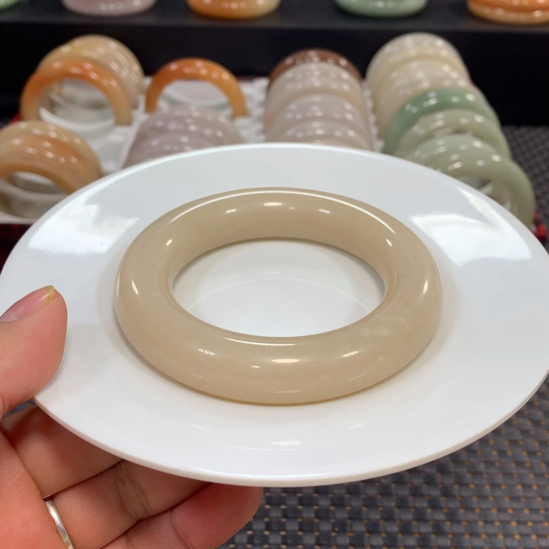 石英质玉（佘太翠）未镶嵌手镯漏58.6藕粉胖圆4号