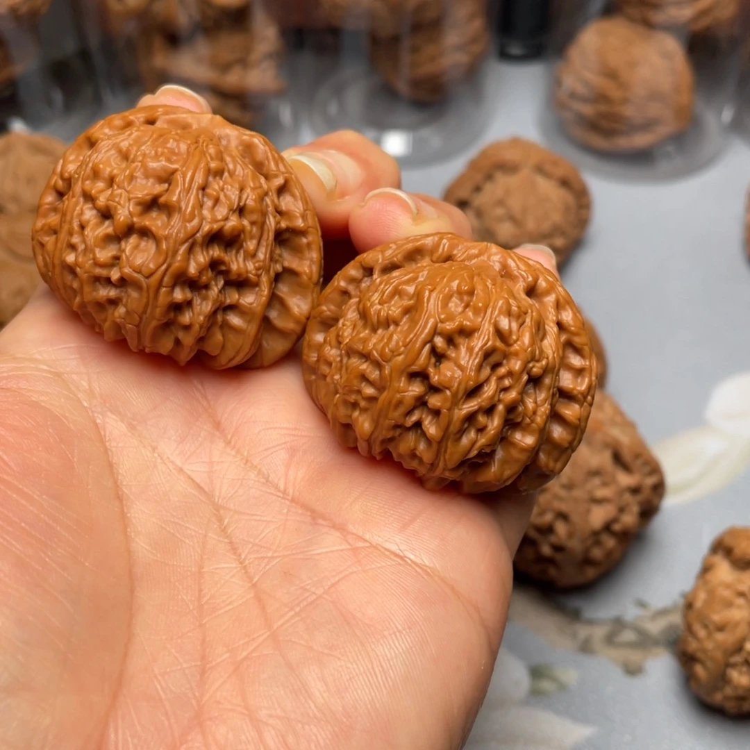 【闪购商品】文玩核桃吊坠球白………