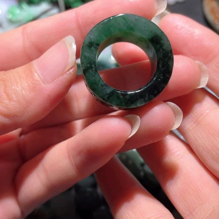 【闪购商品】翡翠颈饰未镶嵌天**子天然翡翠