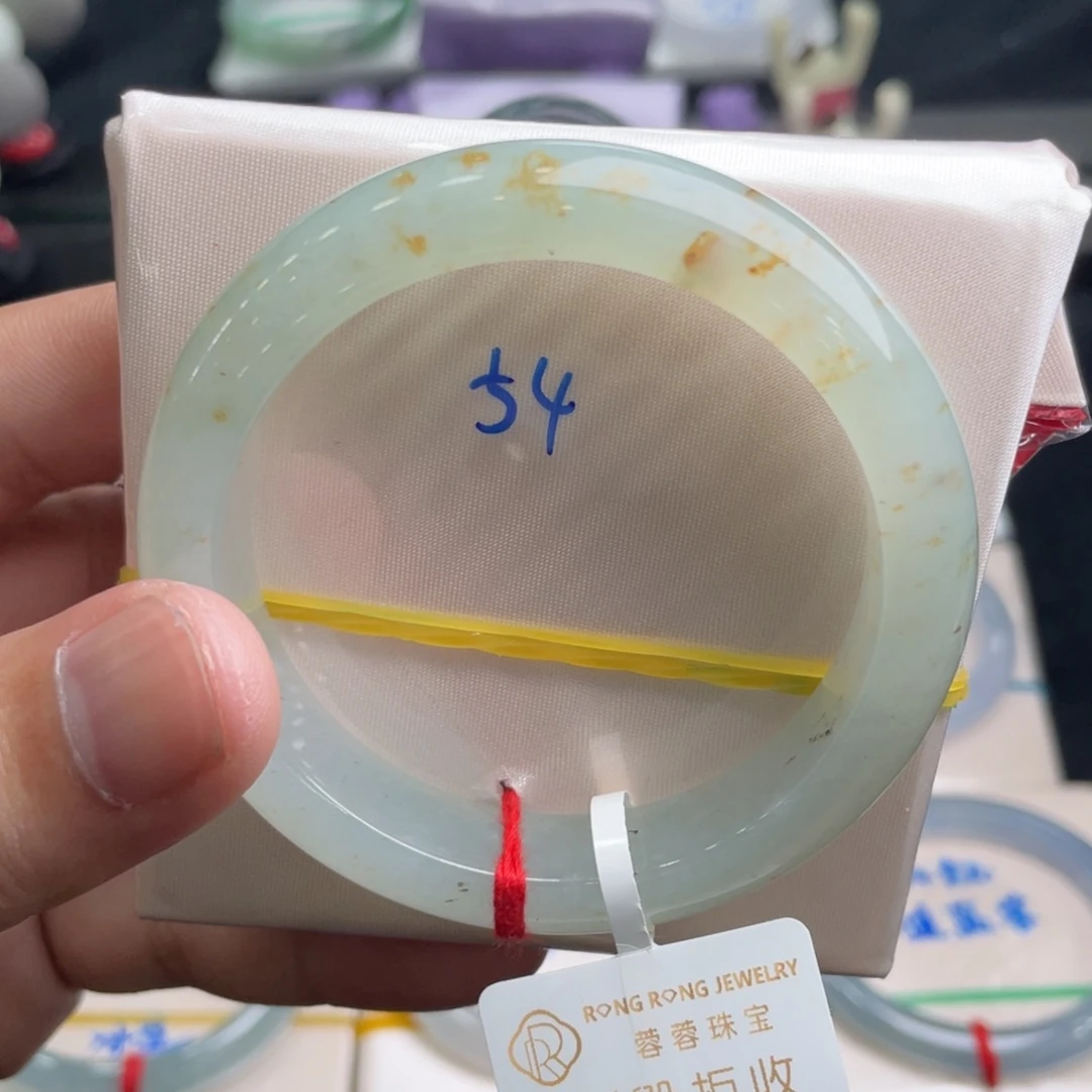 翡翠手镯未镶嵌翡翠手镯