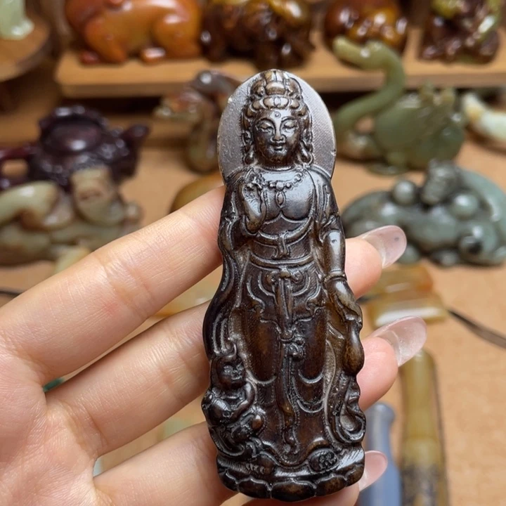 蛇纹石玉未镶嵌颈饰