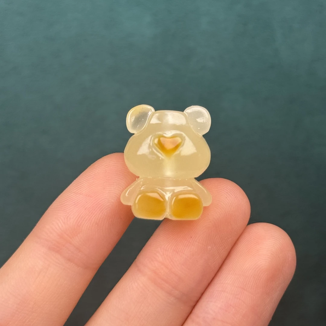 K9576天然原矿蜜蜡 雕刻小熊18*22*13mm 支持鉴定假一罚十