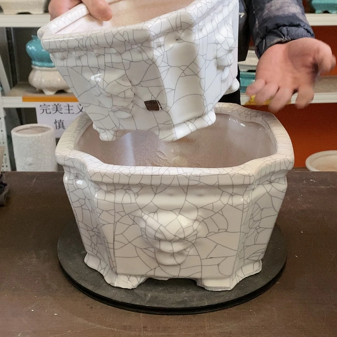 花盆花盆里放满鲜花