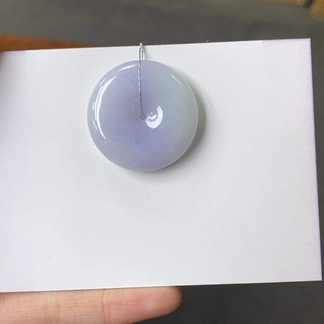 翡翠颈饰未镶嵌平安扣