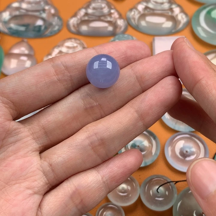 翡翠挂件未镶嵌….