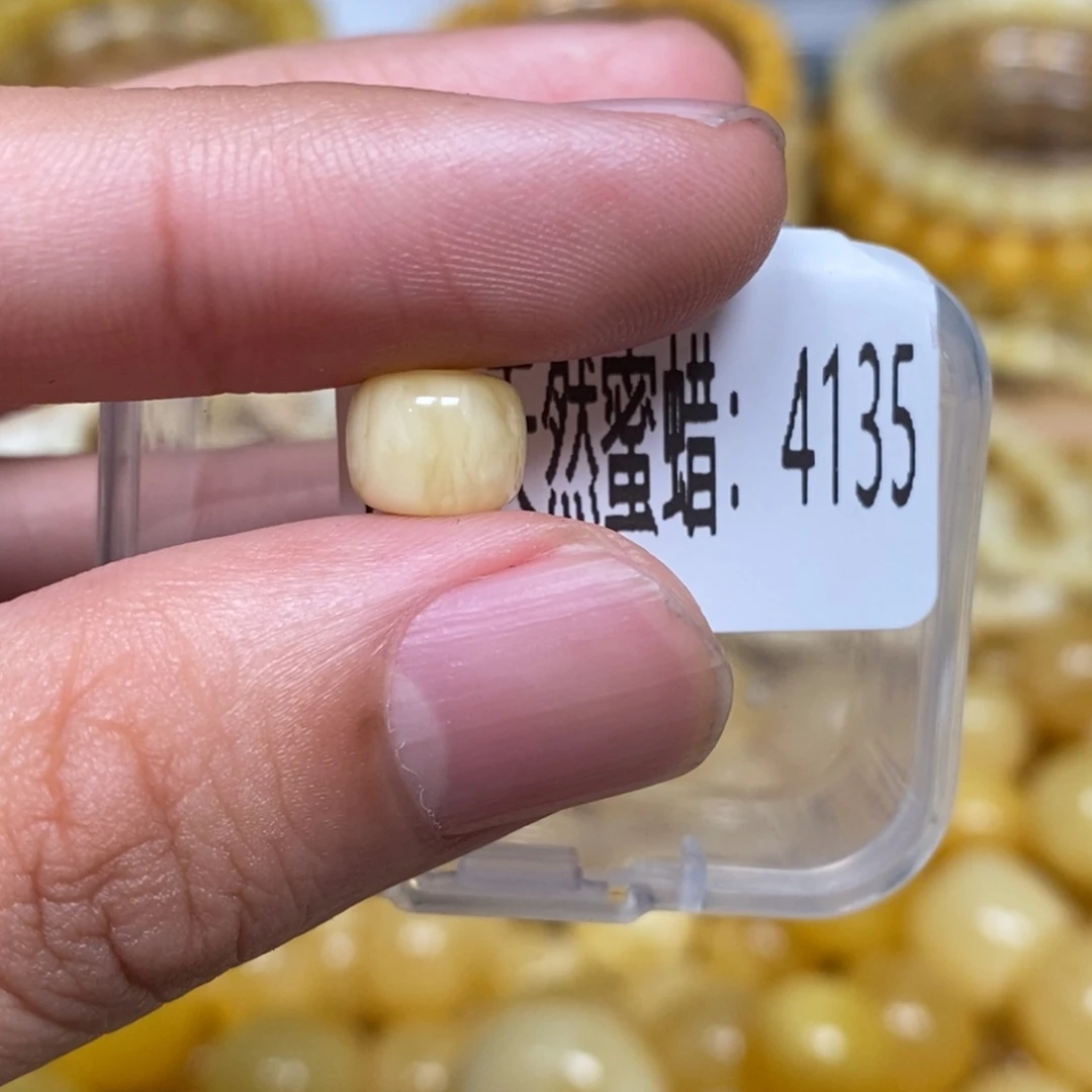 蜜蜡未镶嵌珠宝奇石4135