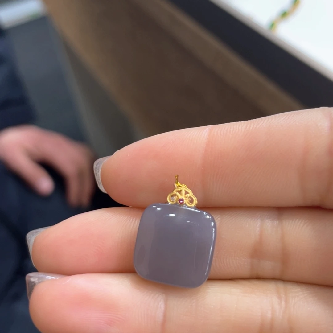 和田玉颈饰18K金镶嵌