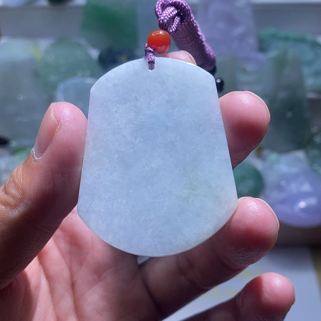 翡翠未镶嵌颈饰无事牌