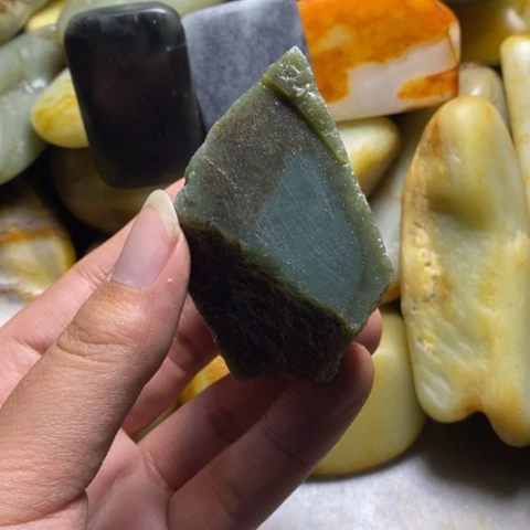 未镶嵌和田玉（糖玉）挂件