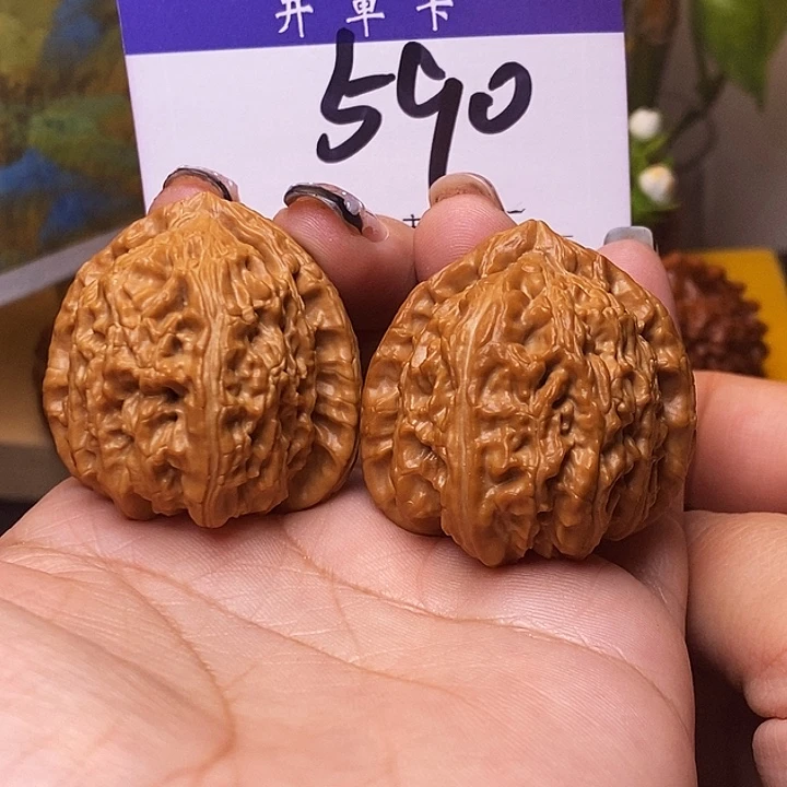 吊坠桃核白狮子38无刀痕s