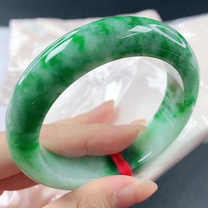 未镶嵌手镯翡翠，521