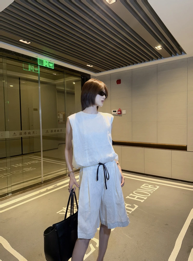 邓蕾婷【极致呼吸】夏季新款休闲百搭简约无袖上衣宽松洋气短裤套装