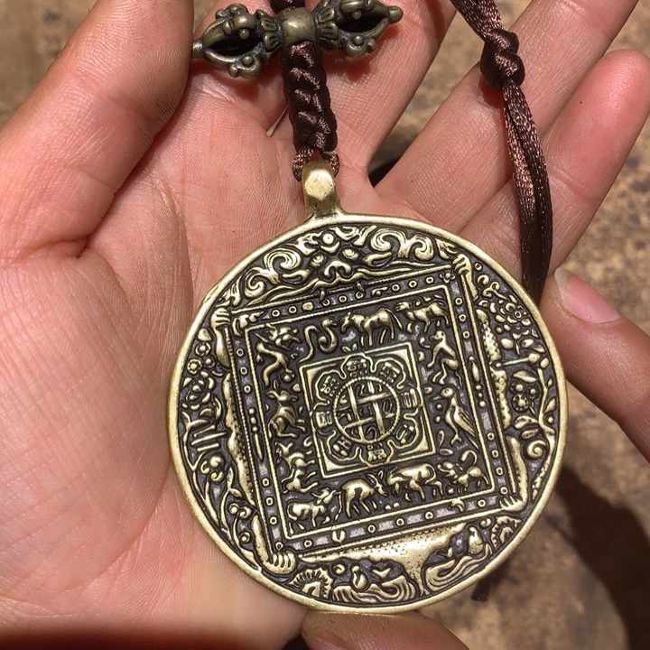 琉璃颈饰向**杰喜欢的朋友