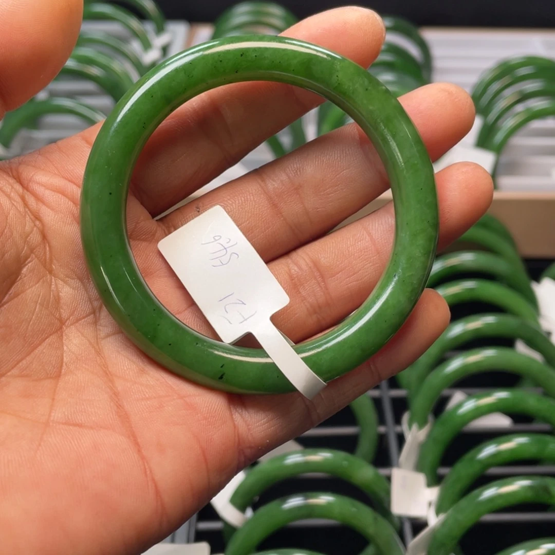 和田玉（碧玉）手镯未镶嵌